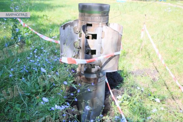 Рекорд по кількості атак: мирноградці прибирають наслідки численних обстрілів