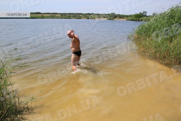 Спека немилосердна. Покровчани стійко тримають випробування температурою