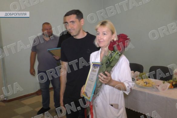 Зцілюють, допомагають та полегшують біль. Добропільських лікарів привітали зі святом