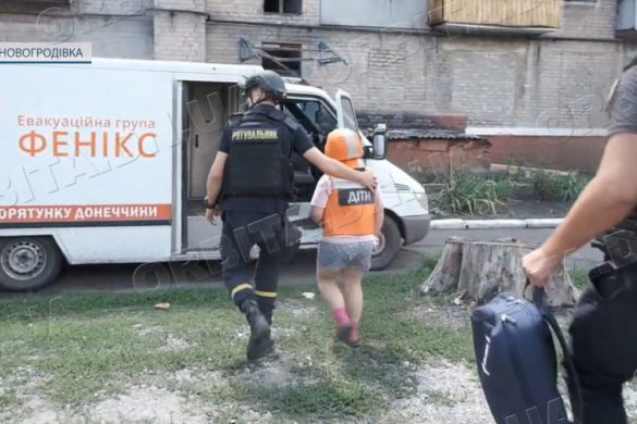 На Донеччині триває евакуація дітей та очікується посилення комендантської години