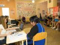 Фахівці евакопункту консультують переселенців та допомагають їм виїхати