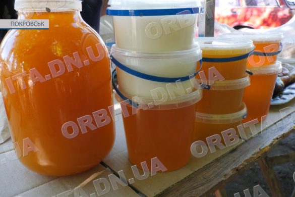 Мед і яблука як символи серпня. Про ціни на покровському ринку