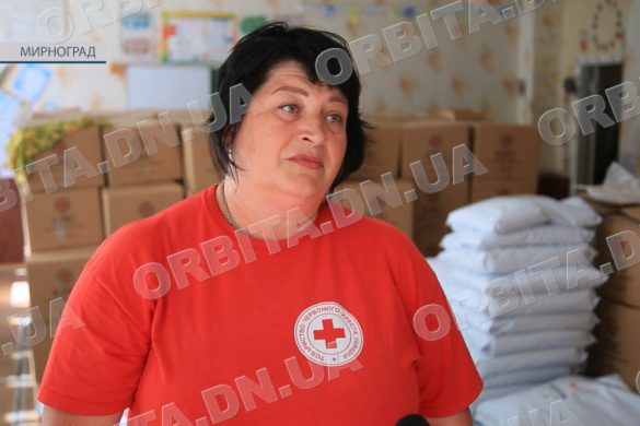 Волонтери Червоного Хреста у Мирнограді видали гумдопомогу