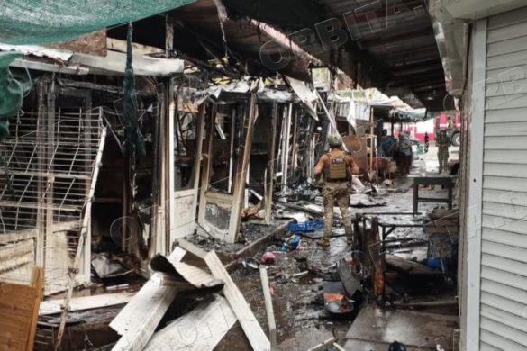 Російські війська продовжують обстрілювати мирні міста і села Донеччини