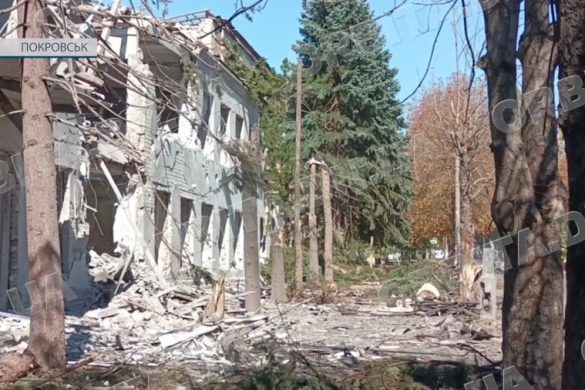 Покровськ ще бореться за життя, але всі жахи війни йому краще пройти без мешканців