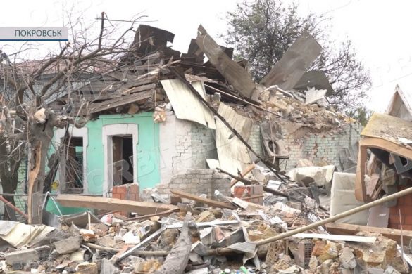 На Донеччині в ході проведення евакуаційних заходів органами влади, добровольчими формуваннями та волонтерами евакуйовано понад 1163 тис. громадян. Зараз в населених пунктах, віднесених до зони активних бойових дій, залишається 535 дітей, які підлягають обов’язковій евакуації у примусовий спосіб.