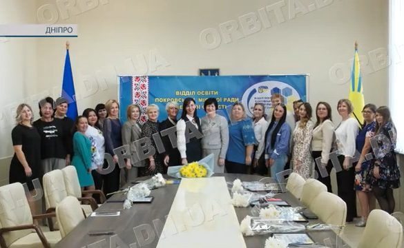 Напередодні Дня освітнього працівника відзначили кращих вчителів Покровської громади