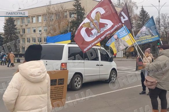 "Free Azov". Українці вийшли на акцію в підтримку військовополонених