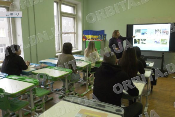 Нарешті очно: студенти Покровського педколеджу сіли за парти у  Дніпрі