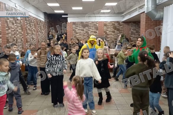 Зимова казка: різдвяно-новорічний захід для покровських школярів у Павлограді