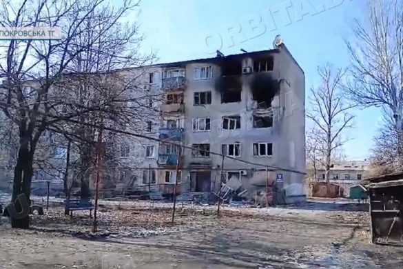 Ворог методично вбиває Покровськ: на місто летять ФАБи, артилерія, дрони