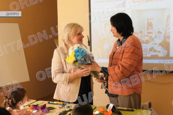 Вчить бути творчими: покровська вчителька у фіналі обласного етапу конкурсу «Вчитель року»