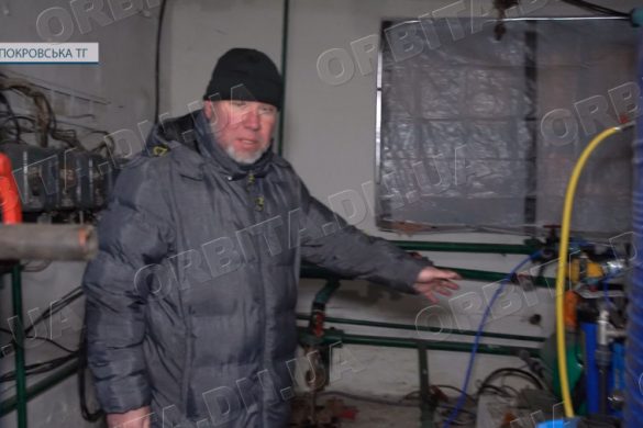 Розвозять питну воду, допомагають лагодити оселі: комунальники на варті Покровської громади