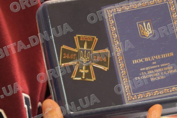 Дві покровські учениці - переможниці ХVІІІ Міжнародного конкурсу з українознавства