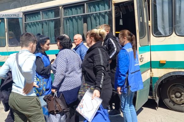 Тут біль і надія: транзитний пункт у Павлограді щодня приймає евакуйованих