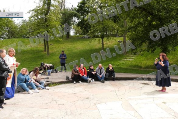 Творчі і завзяті: покровчанка відновила у Дніпрі мистецькі зустрічі лабораторії «City-ART»