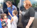 І люди, і собаки, і кози. Триває евакуація з прифронтових територій до Павлограда
