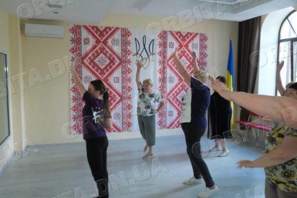 «У ритмі танцю». Учасниці клубу «Золоті роки» опановують сучасну хореографію