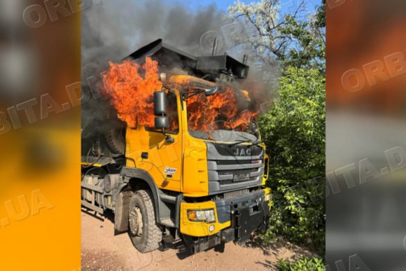 Двоє поранених за день: у Мирнограді ворог атакував комунальників і техніку
