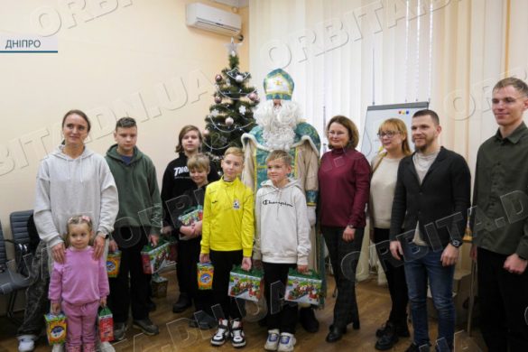 Марафон добрих подій: діти Мирноградської громади зустріли Святого Миколая