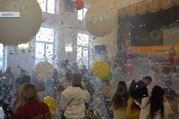 Зимова казка: новорічне свято для дітей Донеччини від БФ Ріната Ахметова