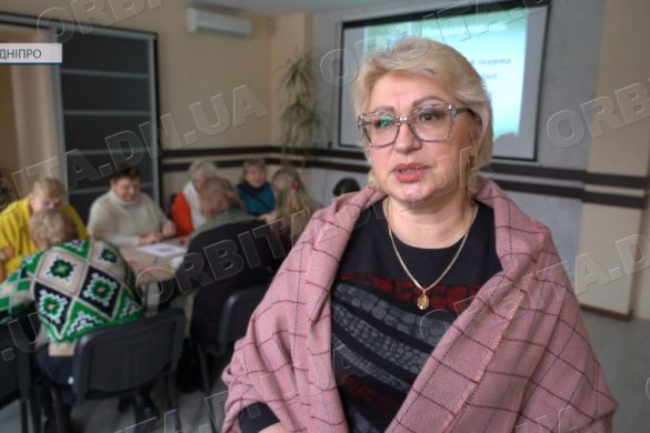 Малювати, дихати, відчувати: арттерапія для учасниць клубу «Золоті роки»