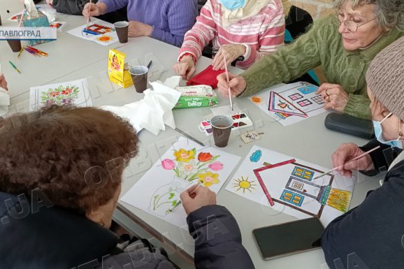 Творчість лікує: арттерапія для переселенців від БФ «Карітас Маріуполь»