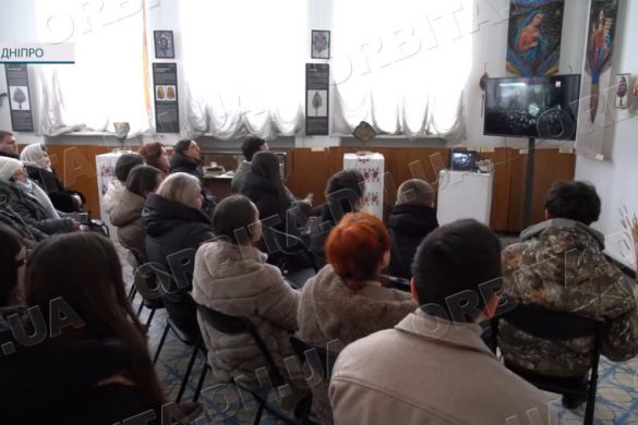 Їхній подвиг живе в серцях: молодь Донеччини вшанувала пам’ять Героїв Крут