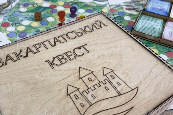 «Закарпатський квест»: переселенки з Донеччини створили крафтову настільну гру