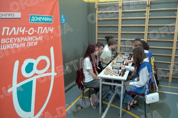Шахові партії та тенісні баталії: покровчани на обласному етапі шкільних ліг