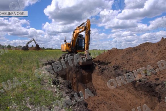 Рубежі стійкості: покровські комунальники на будівництві оборонних споруд