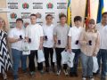 З відзнакою попри війну: у Мирноградській громаді привітали випускників