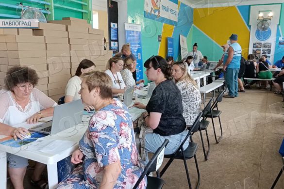 Транзитний центр у Павлограді продовжує приймати евакуйованих із прифронтових регіонів